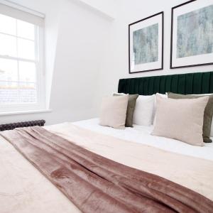 Heart of Bath: Kingsmead Apartment