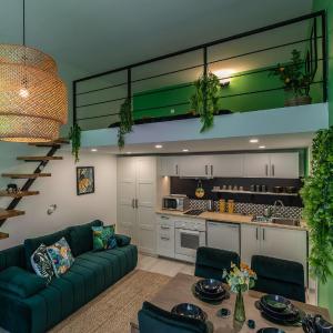 Jungle & Marble Apartments