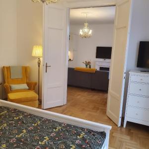 2 Apt near Castle District