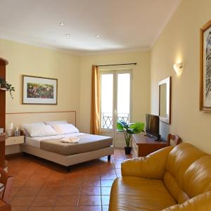 Politeama Theater Apartments