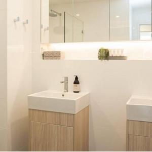Beautiful One Bedroom Self- Catering Mary