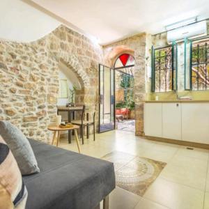 Authentic Jerusalem Apt, Cosy and Central!