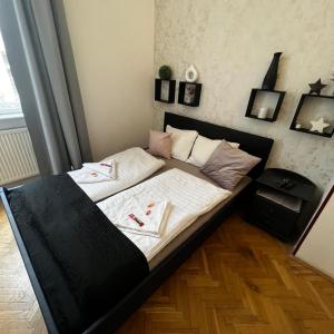 Spring Roses Downtown Boutique Hotel 2 ON THE FAMOUS VÁCI FASHION STREET FREE COFFEE, TEE