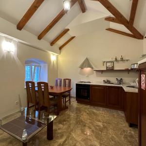 Old town apartments Trogir - free parking