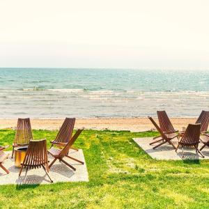 The Long Beach Resort - Beachfront Cottages & Townhouse Suites