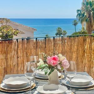 (NEW) Beachside apartment - Calahonda Beach