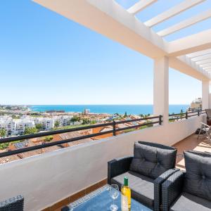 Penthouse La Cala with dual terraces and spectacular ocean views
