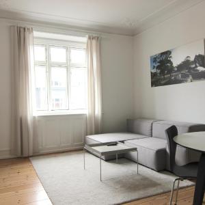2-BR w a balcony in Frederiksberg C - 189