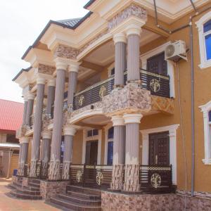 Maakyere Apartments