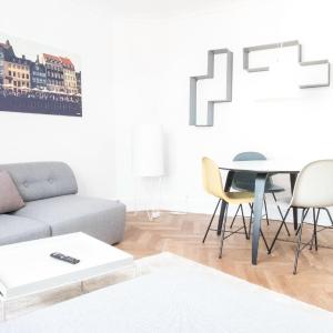 Lovely 2-BR apartment with large balcony - 67