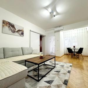 Lina's Apartment -Modern & Cozy Central Skopje
