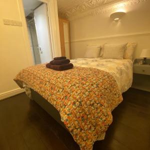 Flat In The Center of LoNDoN