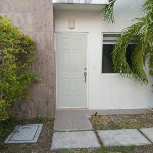 Michitos House