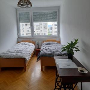 Room for women or couples