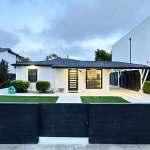 Modern 2BR Stylish & Cozy Unit