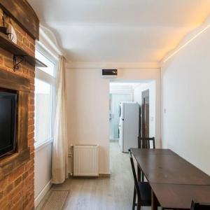 Beautiful 2BR House w/AC 400meters Taksim Square
