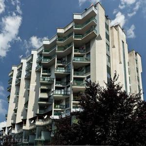 SUN TOWER LUXURY SUITE-VIEW FROM of TIRANA CENTER