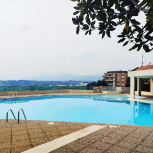 2 bedroom flat with terrasse & car-park Nice Ouest