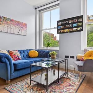 Westminster 2 Bedroom apartment with AC sleeps 5