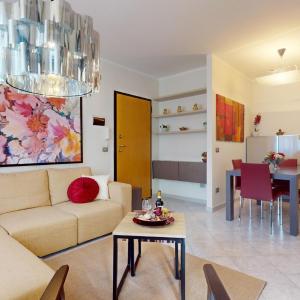 FLORENCE TRAMWAY APARTMENT by Florence Sweet Homes