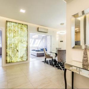 Jacuzzi Roofterrace Luxury over the Opera
