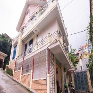 Homestay 8 phòng ngủ - BBQ - Đỗ xe - Giá Tốt - Trung tâm bãi Cháy