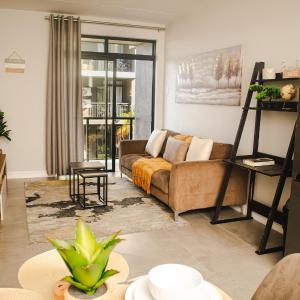 Spacious Modern 2-Bedroom Apartment with Pool & Gym Access