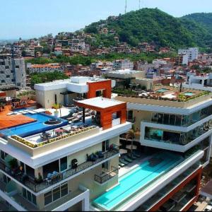 1Bedroom 2Balconies Plus Unique Bar Street View Condo in PAVILION