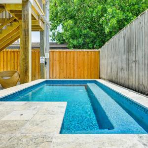 1 Mi to Beach: Home in Old Town Port Aransas