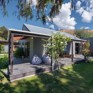 Haven on Heuchan - Wanaka Holiday Home