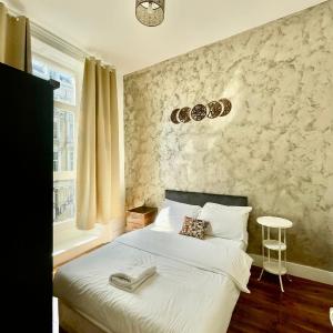 Cromwell Apartments