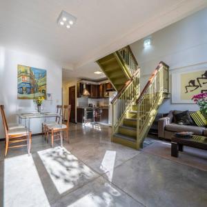 Quiet and comfortable loft with amenties & service