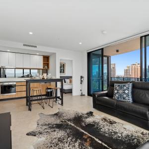Modern 2 Bedroom Unit at The Gallery Residences in Broadbeach - Q Stay