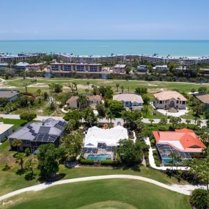 Casa Del Mar- Stunning Villa with Pool and Spa