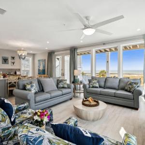 Ocean Lookout 2 - Heated Pool, Beachfront Deck, Stunning Ocean Views