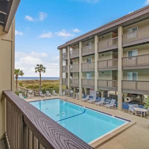 Oceanview Sand Dollar Villas Condo - Balcony - Pool
