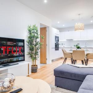 Pluxa Crème Opulence 5 Star Beautiful High End Apartment in Birmingham City Centre