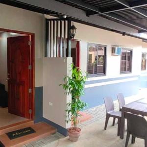 ELyn's Guesthouse -Studio Unit -Family Room with WIFI, Netflix, parking space