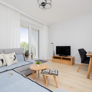 Stacja Wola Nowoczesny Apartament z Balkonem i Parkingiem Warszawa by Noclegi Renters