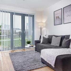 Pluxa Moonstone Metropolis Luxury Getaway in Birmingham City Centre