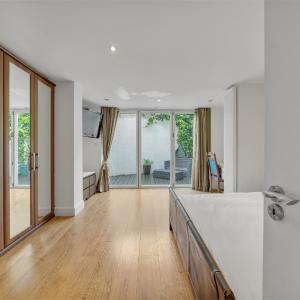 Mews House in Maida Vale near Paddington with Free Parking - Sleeps 6