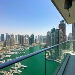 AWS Holiday Homes - Unique Views at Damac Heights