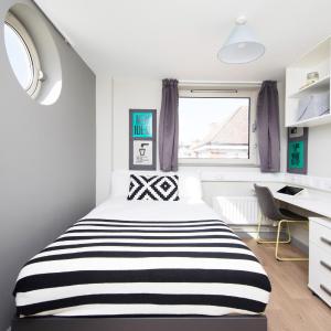 Student Only, Ensuite Room in a Apartment at London