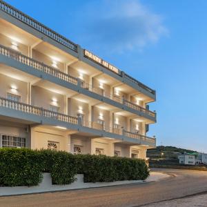 Paradise Art Hotel by Mr and Mrs White