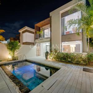 Villa 4 chambres, moderne, piscine, à Grand Baie proche des plages