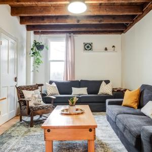 The Marigold PEC Family Farmhouse country escape