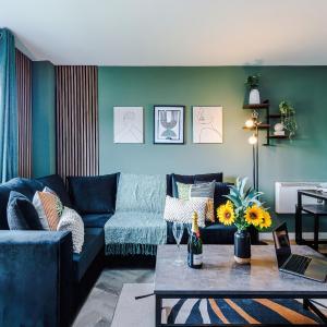 NEW! Stunning 2-Bed Apartment in Manchester by 53 Degrees Property, Amazing Location - Sleeps 6!