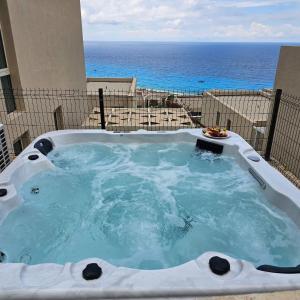 Palase Jacuzzi apartment 157-D GC