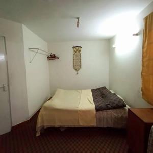 1 bed apartment, attach bath