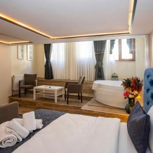 Aiza Suites